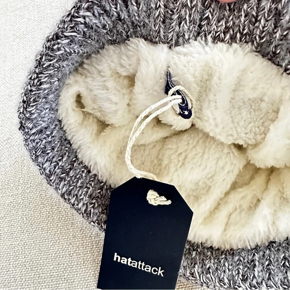 Hat Attack Gray Beanie with Pom Pom - NWT - Picture 4 of 4